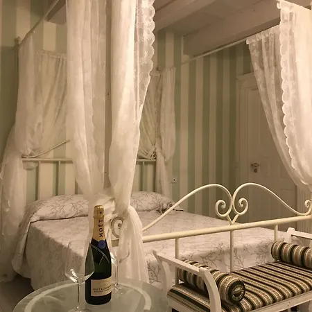 Ca' Del Conte - Maison De Charme ベッド・アンド・ブレックファスト 4*